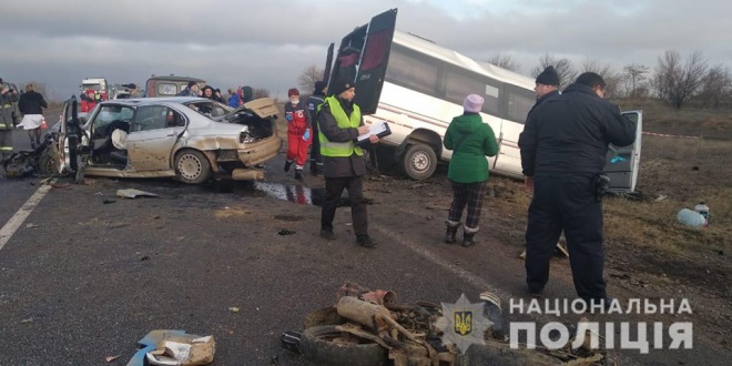 На Одещині в ДТП за участю маршрутки загинув один пасажир, багато постраждалих - фото
