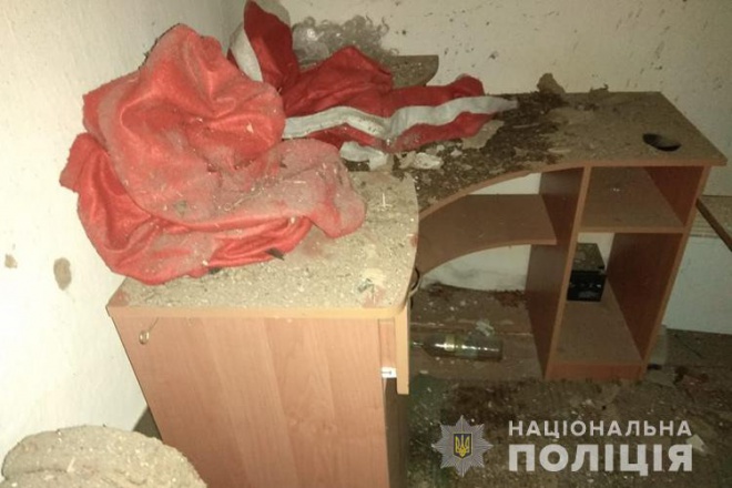 З-за школярки вибухнула граната: постраждали п’ятеро - фото