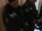 По 8 років ув’язнення отримали патрульні, які обдирали пасажирів на вокзалі в Запоріжжі