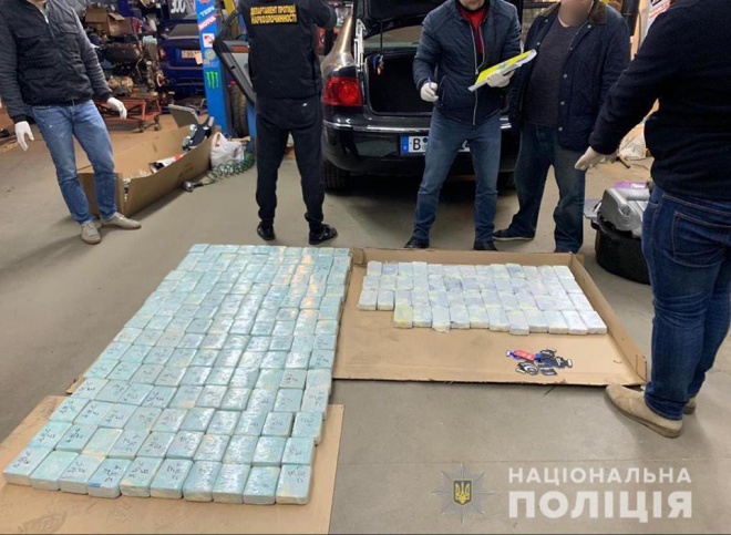 На Київщині затримано іноземця зі 100 кг героїну - фото