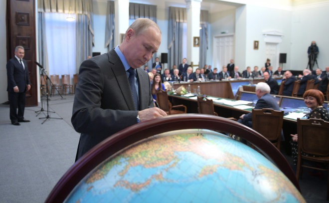 Путін указав давати російське громадянство жителям окупованої частини Донбасу - фото