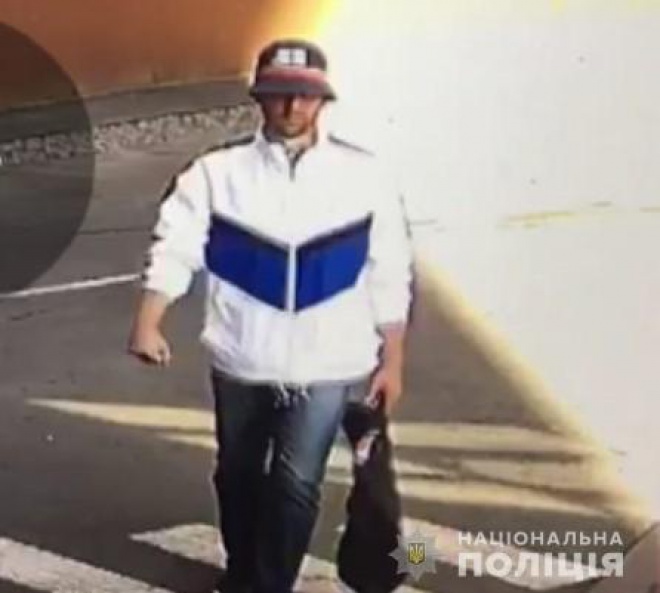Охоронець ювелірного дав відсіч нападнику, відео - фото