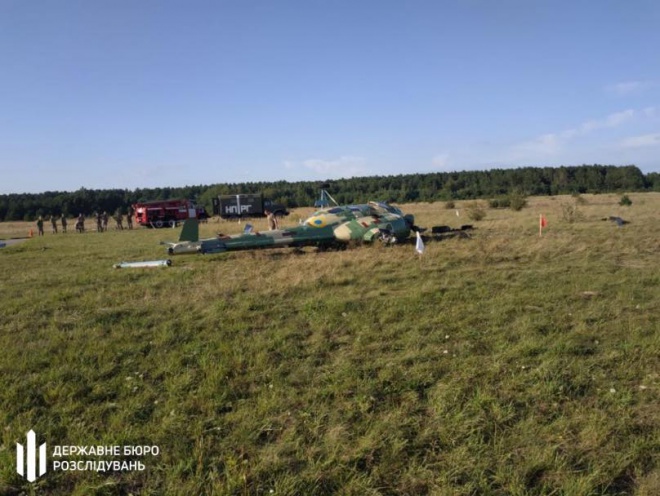 На Львівщині впав військовий вертоліт - фото