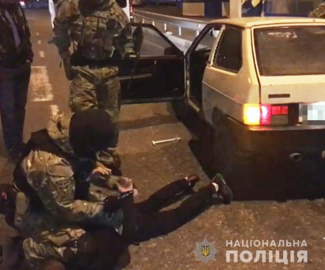 Напади на АЗС та магазин на Одещині: затримано підозрюваних - фото