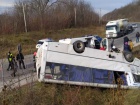 На Хмельниччині перекинувся рейсовий автобус, постраждало 8 осіб