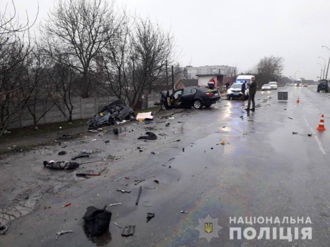 На Житомирщині у лобовому зіткненні автівок загинули 4 людини, у т.ч. дитина - фото