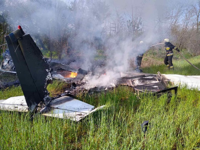 Під Дніпром розбився літак, загинули двоє - фото