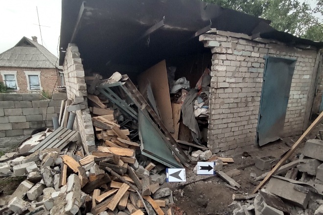 Окупанти обстріляли житлові будинки в Авдіївці - фото