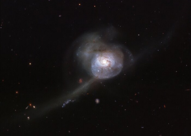 Утворення після злиття двох галактик: краса з хаосу - фото