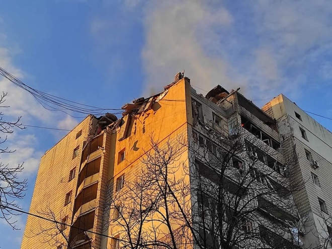 Внаслідок обстрілу стався обвал у житловому будинку Києва - фото