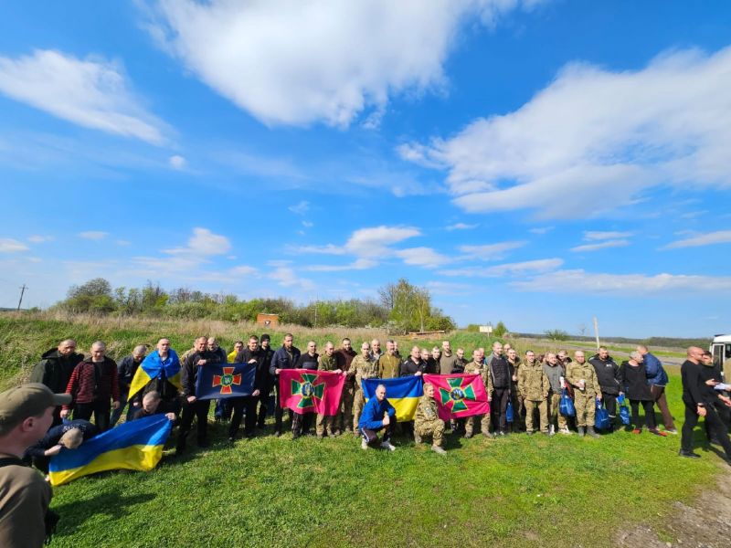 В результаті обміну з полону повернулися ще 44 українці - фото