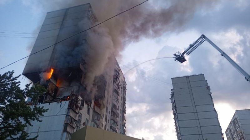 Вибух у багатоповерхівці в Києві зруйнував кілька квартир. Доповнено - фото