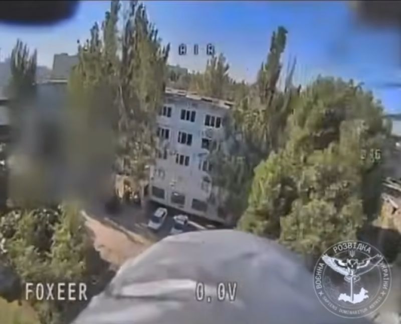 В Енергодарі дрон-камікадзе “завітав” на нараду керівників окупаційної поліції (відео) - фото