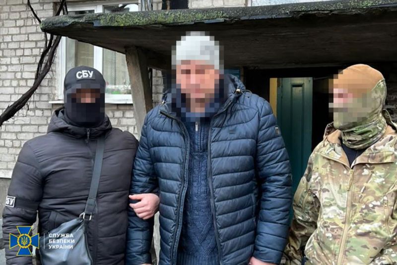 У Дніпрі затримано посадовця Укрзалізниці, який шпигував за військовими ешелонами ЗСУ - фото
