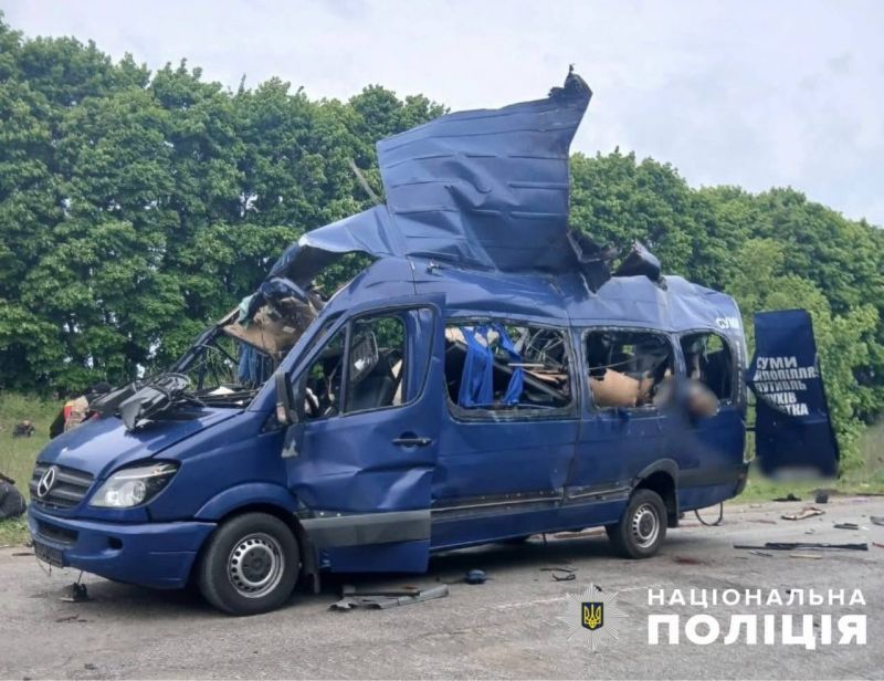 росіяни прицільно атакували рейсовий автобус, вбивши 9 мирних жителів - фото