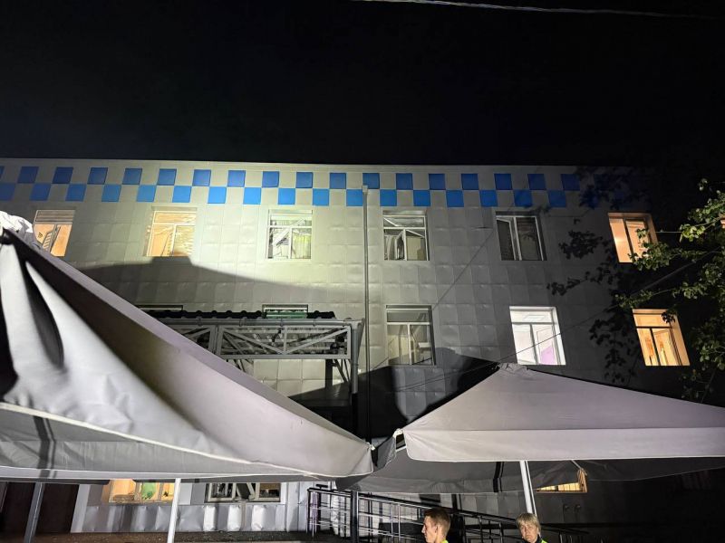В Одесі росіяни поцілили у пологовий будинок - фото