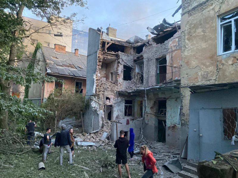 Вночі рашисти за допомогою «шахедів» і ракет атакували Львів. Доповнено - фото