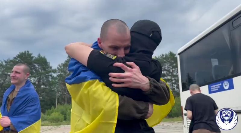 З російської неволі повернуто ще одну групу полонених - фото