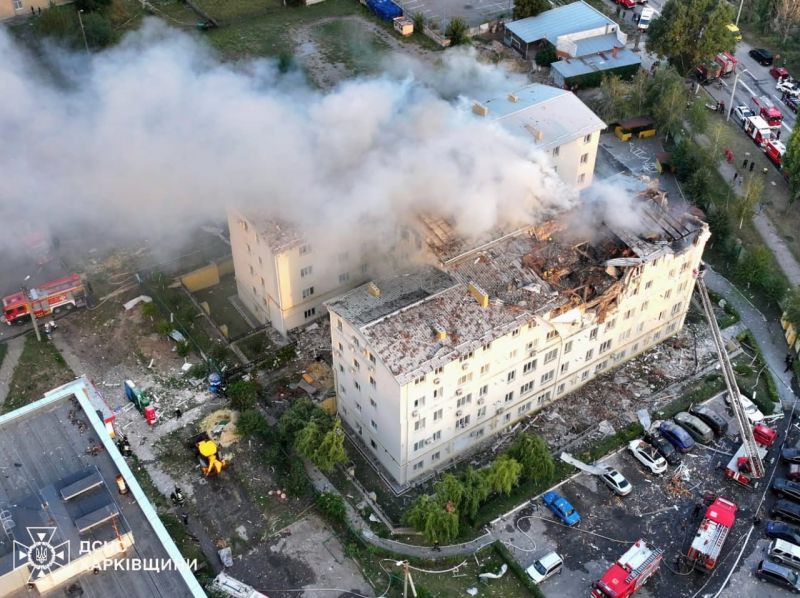 У Харкові російські терористи вдарили по житловому будинку: є жертви та постраждалі - фото