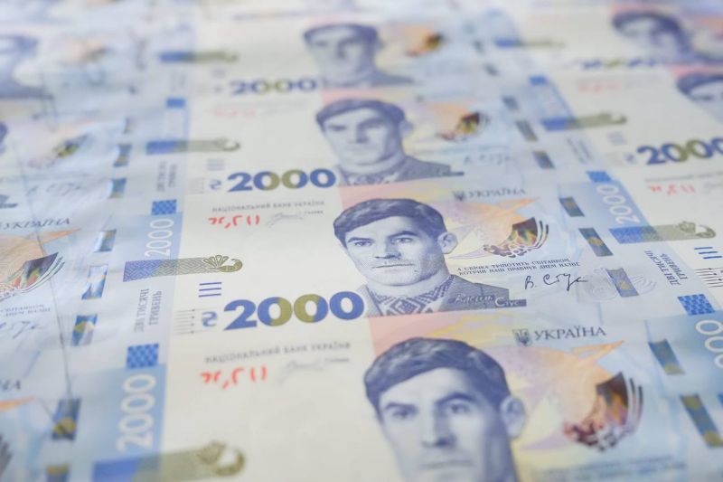 НБУ вводить в обіг банкноту в 2000 гривень зі Стусом - фото