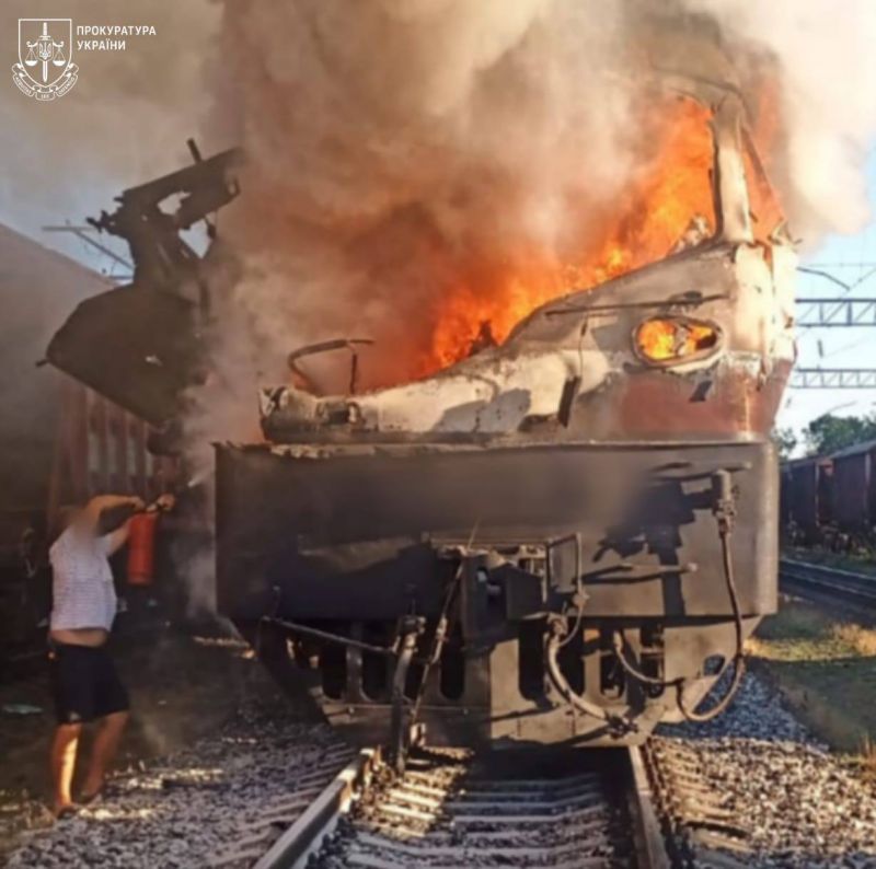 росіяни вдарили дроном по пасажирському поїзду на Одещині - фото