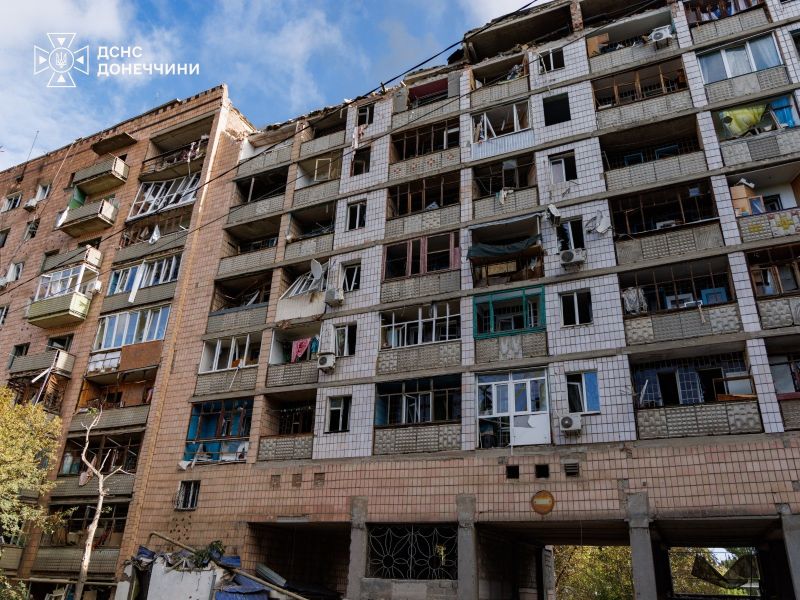 Окупанти за допомогою авіабомб руйнують житлові будинки та вбивають мешканців Краматорська - фото