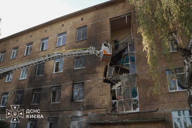 росіяни атакували школу в Києві - фото