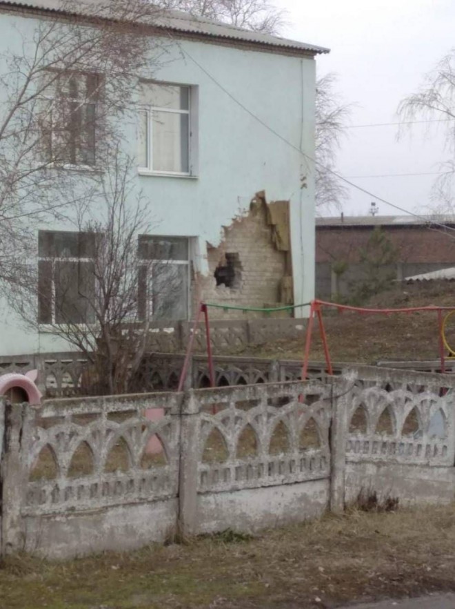 обстрел Станицы Луганской, детский сад, фото 2