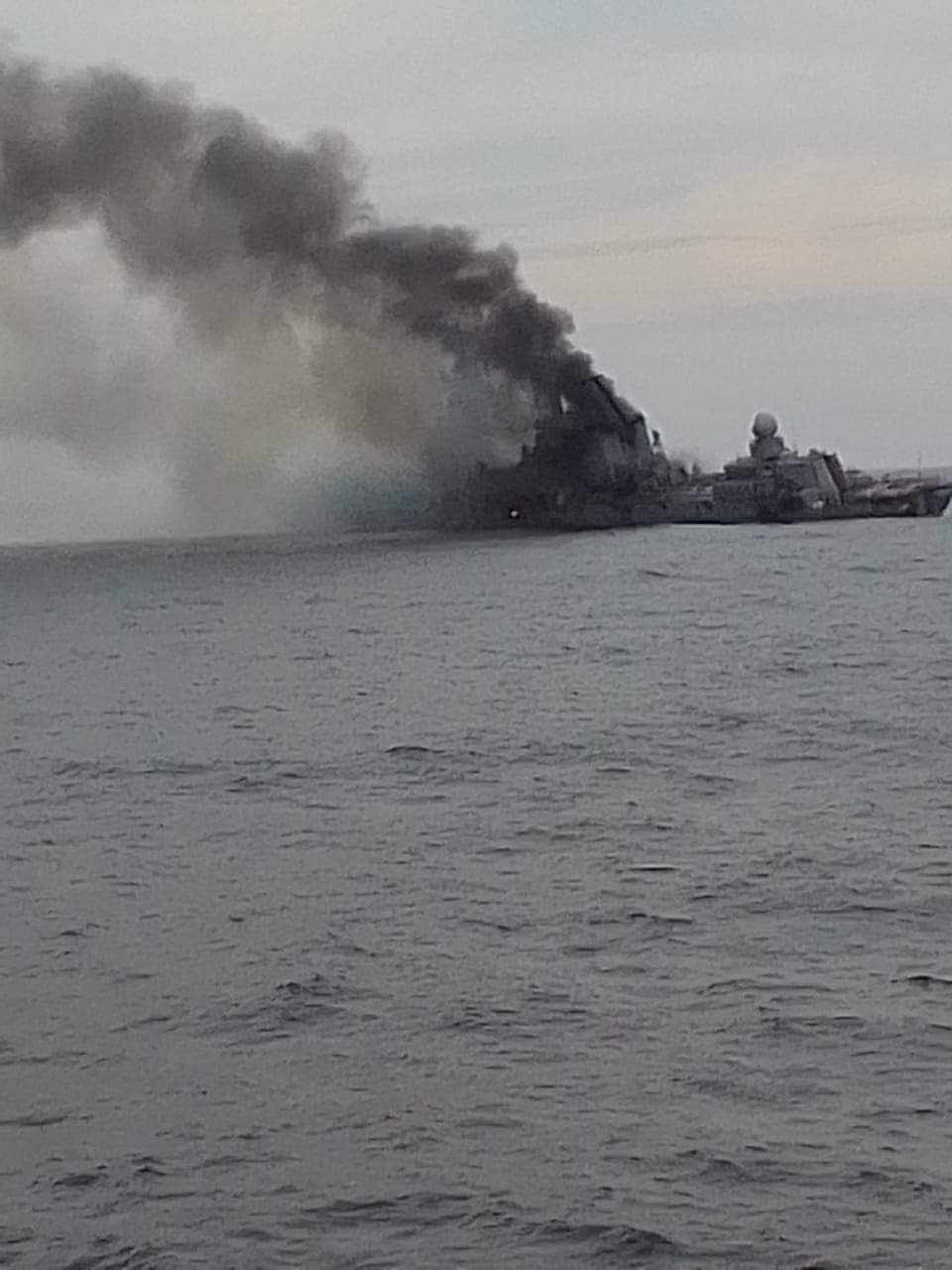 крейсер Москва после попадания
