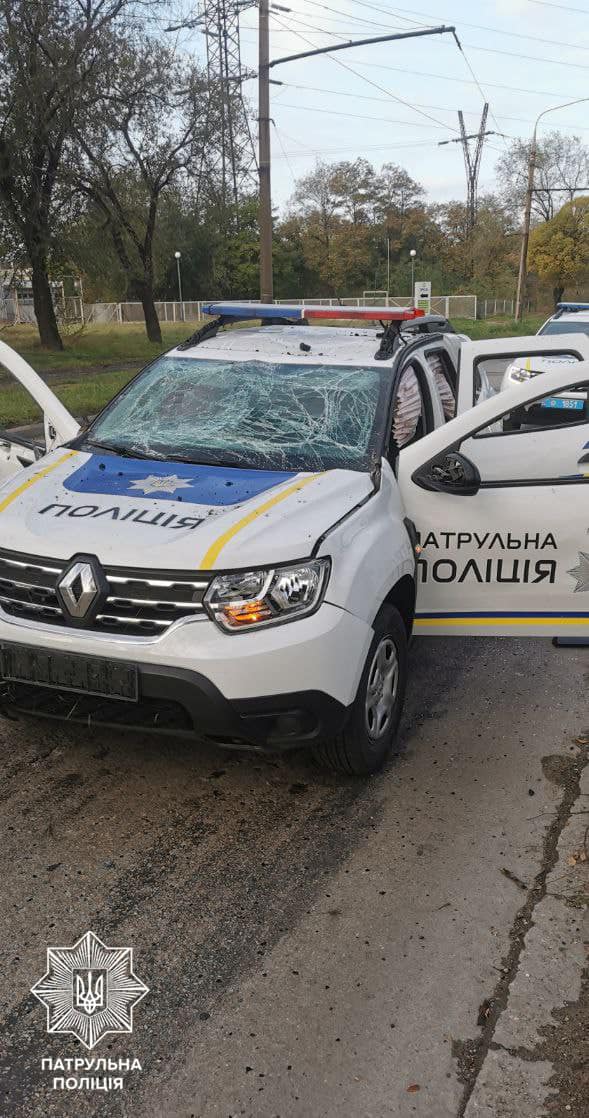 ракетный удар по Запорожью, и поврежденный автомобиль патрульной полиции 1