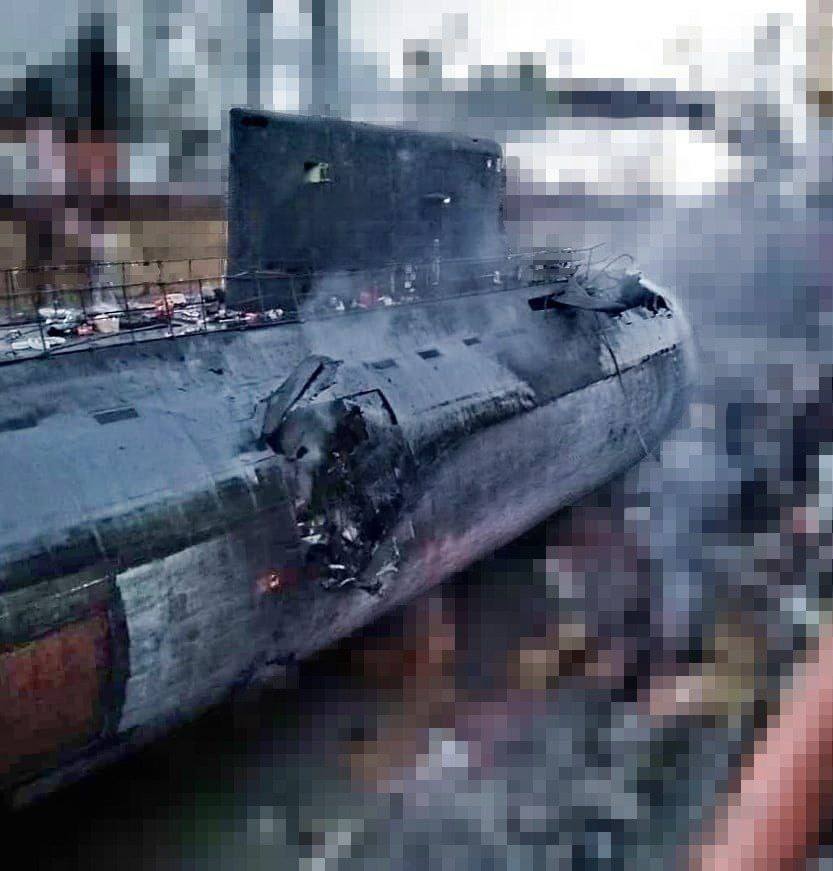 поврежденная подводная лодка фото 2