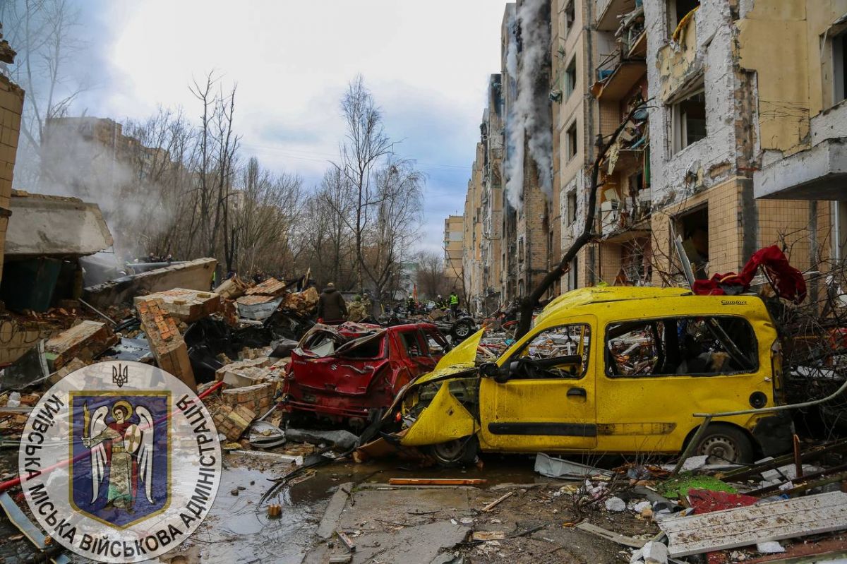 постраждалий будинк у Солом′янському районі Києва на фото 5