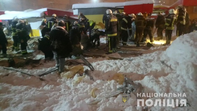 обрушение ларька у метро Масельского, фото 2