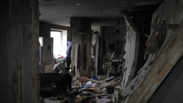 взрыв и пожар в доме по ул. Лушпы в Сумах на фото 3