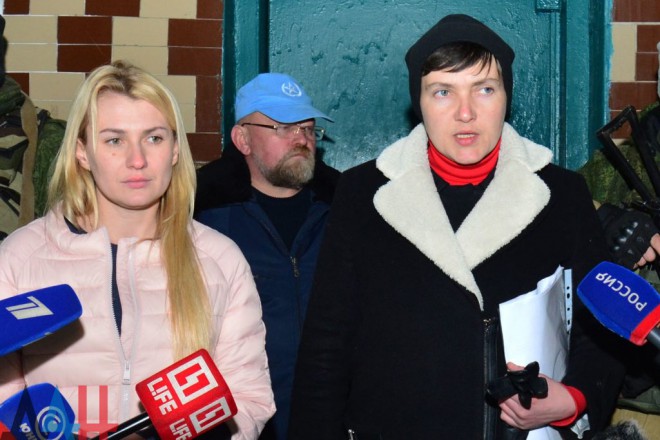 т.н. «уполномоченное по правам человека в ДНР» Дарья Морозова, Владимир Рубан и Надежда Савченко на фото