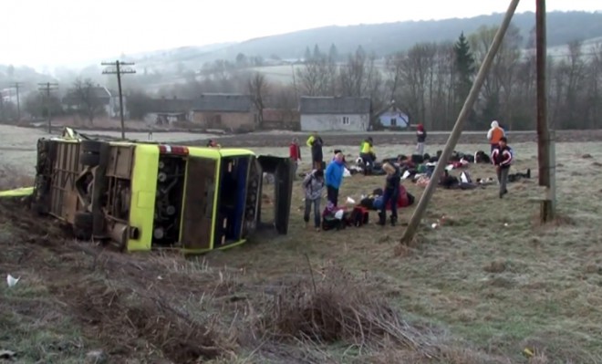 автобус с белорусами попал в аварию на Львовщине на фото 1