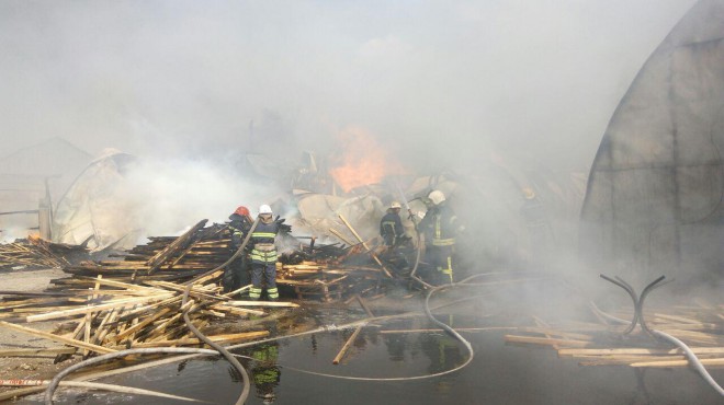 пожар на складах в Броварах на фото 2