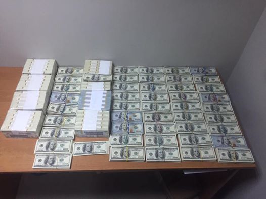 гроші, виявлені у екс-заступника глави АП Януковича Юрія Чмиря