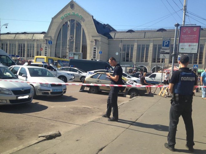 стрельба возле Центрального железнодорожного вокзала в Киеве на фото 1