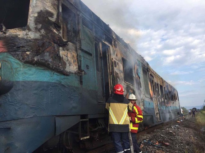 пожежа у приміському потязі Королево – Тересва з пасажирами на фото 1