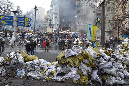 барикада на Грушевського вдень 15 лютого - фото 2