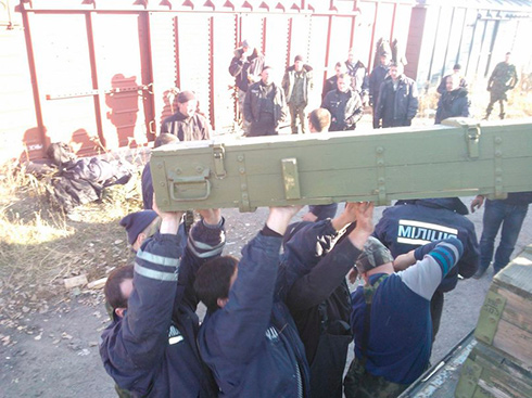 из России поставляют оружие террористам в Донецке - фото 2