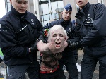 FEMEN в Брюсселе устроили «апокалипсис» Путину