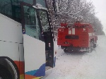 На Хмельнитчине автобус с 32-ю пассажирами не мог выбраться из снежного заноса