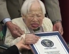 115-летняя жительница Осаки - старейшая женщина на земле - фото