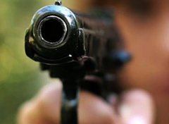 В Днепродзержинске стреляли в милиционеров, ранив одного - фото