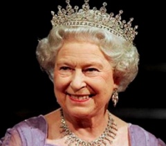 Королеву Великобритании госпитализировано - фото