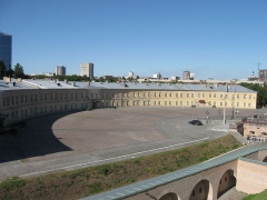 Рейдеры захватили «Киевскую фортецю» - фото