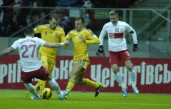 Украина обыграла в футбол Польшу - фото