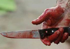 Мужчина порезал ножом шестерых человек - фото